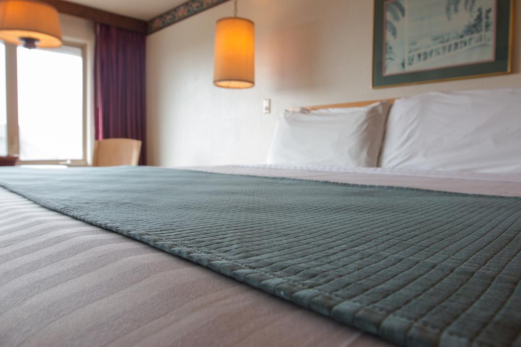 Hi Tide Oceanfront Inn Сисайд Экстерьер фото